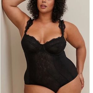 TORRID NWT UNDERWIRE UNLINED BODYSUIT - LACE BLACK
